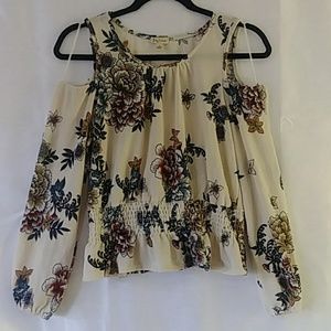 BEAUTIFUL FLORAL TOP